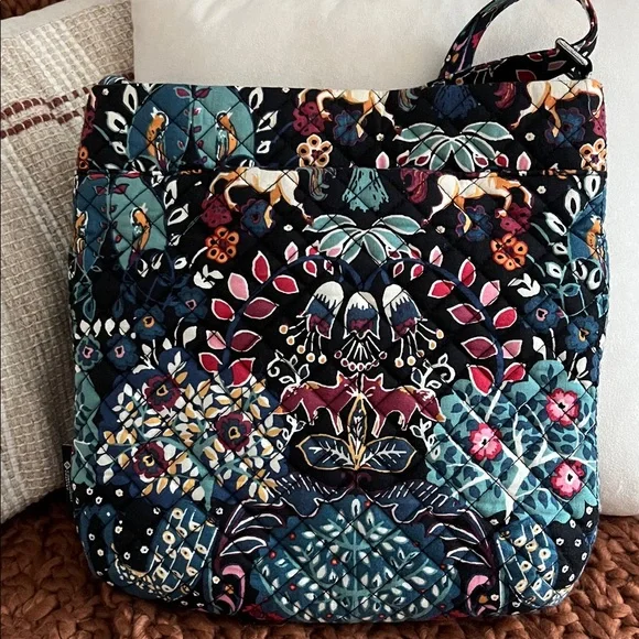 Vera Bradley Enchantment Paisley Triple Zip Hipster Crossbody Quilted Bag - Picture 4 of 7